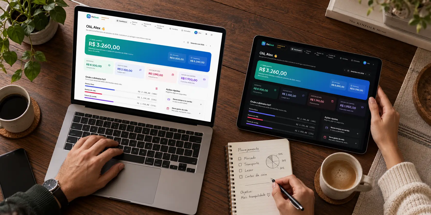 Composição das interfaces clara e escura do FinDesk, com dashboard financeiro, cartões e resumo mensal.
